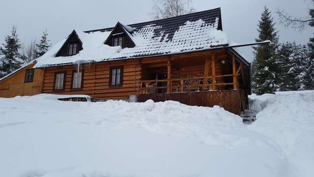 Виллы Bacówka w sercu gór - dom z bali w Gorcach Лопушна-25